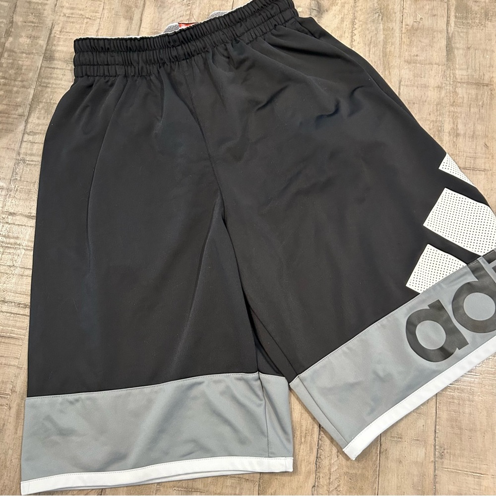 Adidas Basketball Shorts Black Silver Wide Leg Opening Size Medium - Picture 2 of 9